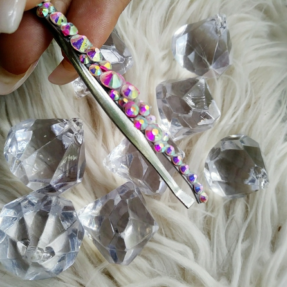 Tweezers
